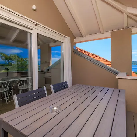 Modernes Penthouse Nur 200 Meter Zum Sandstrand Mit Meerblick Und Parkplatz Apartman